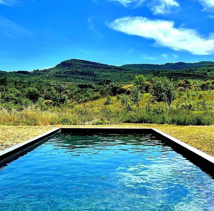 Gîte pour 2 personnes, avec vue ainsi que piscine et jardin, animaux acceptés à Taurize