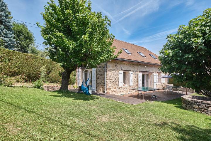 Ferme pour 6 personnes, avec jardin dans l' Isère