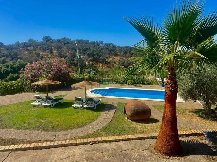 Casa de vacaciones para 6 personas, con piscina además de balcón y vistas - 1