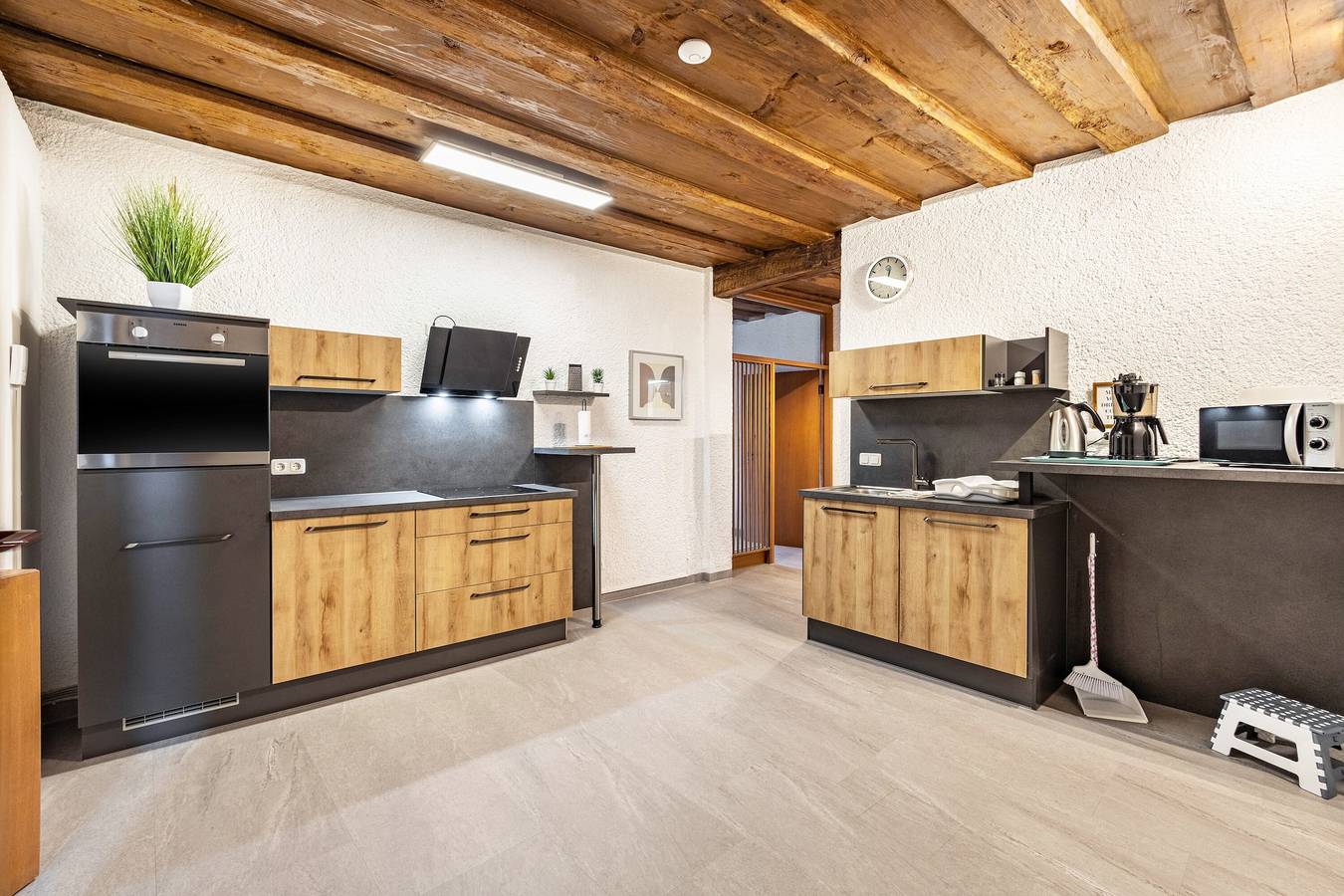 Entire apartment, Apartment 'Marktblick' with Mountain View and Wi-Fi in Pottenstein, Frankenalb