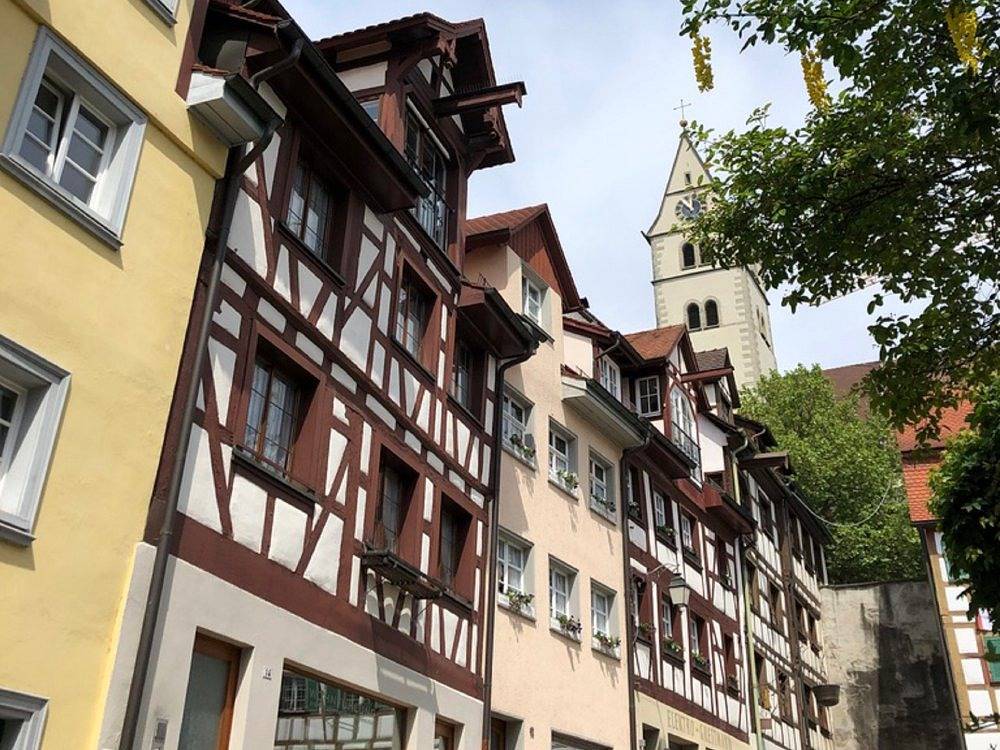 Ganze Ferienwohnung, Winzerhäusle Meersburg - Fährblick-modernes Studio mit Seesicht in Meersburg, Region Bodensee-Oberschwaben