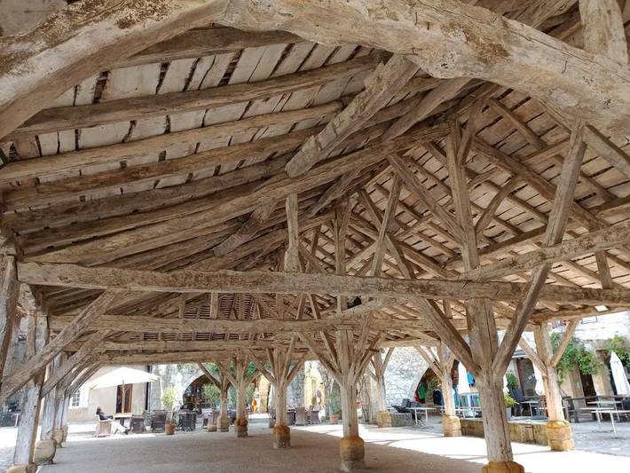 Location de vacances pour 8 personnes, avec vue ainsi que jardin et balcon à Monpazier - 2