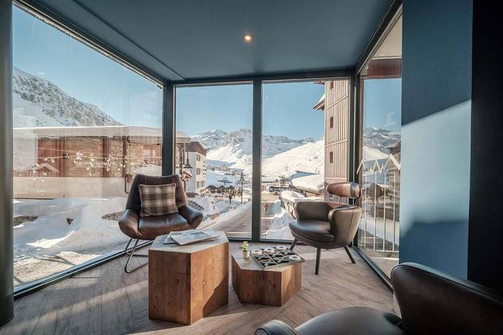 Location de vacances pour 2 personnes, avec sauna et bassin pour enfant ainsi que piscine et jacuzzi dans Office De Tourisme De Tignes Le Lac - 3