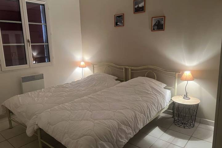 Location de vacances pour 8 personnes, avec jardin et terrasse, animaux acceptés à Collobrières - 2