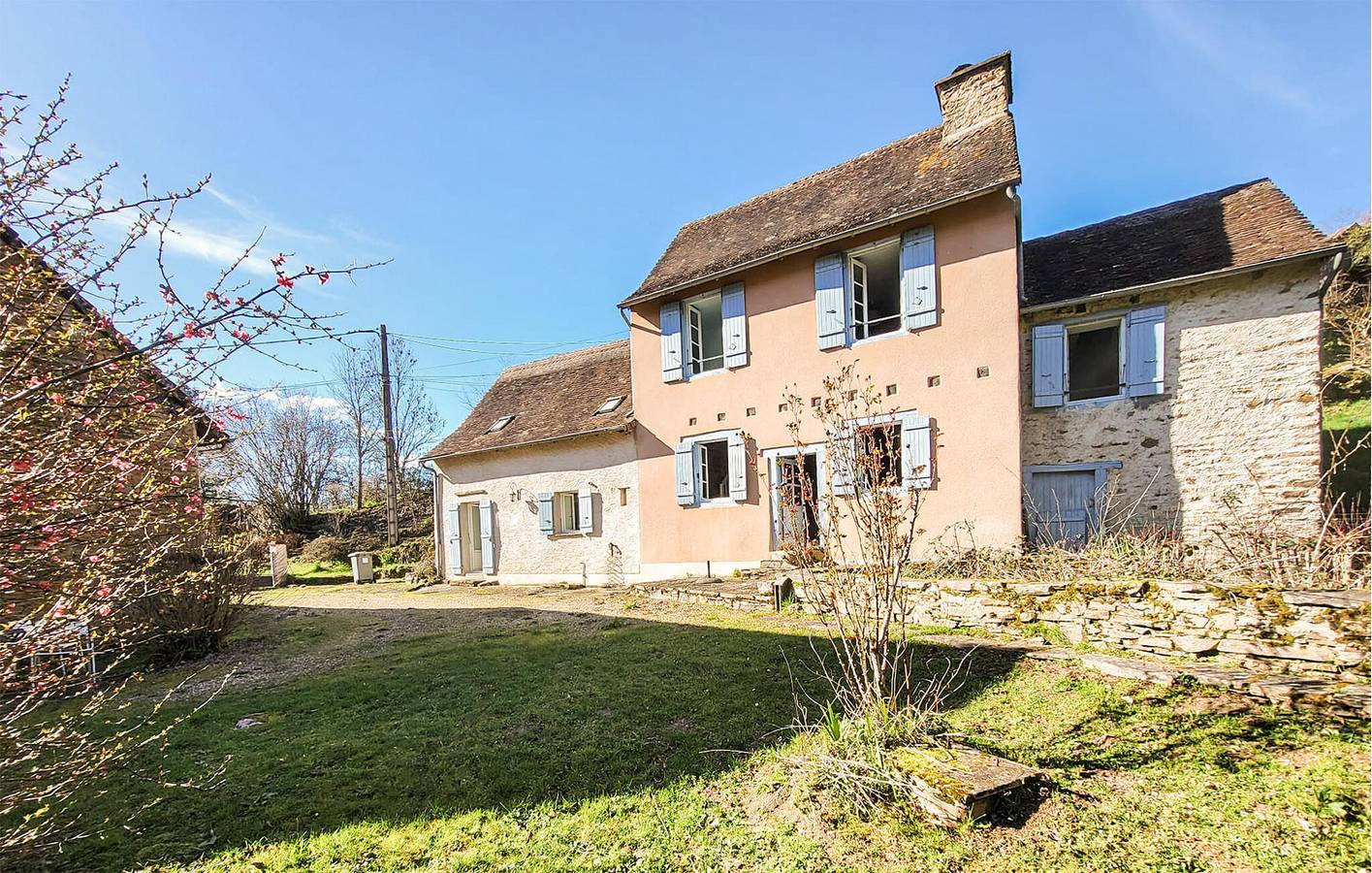 Charmant appartement 2 chambres avec jardin, Wi-Fi et possibilité de pêcher près de la Loue in Saint-Aurélien, Région de Limoges