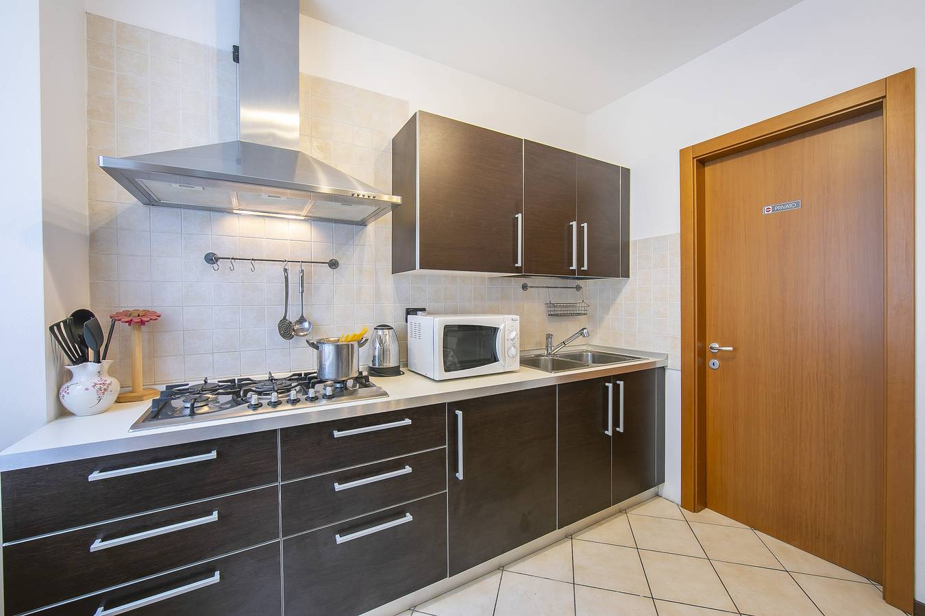 Appartement entier, Casa Azzurra 150m From Lake in Riva del Garda, Montagnes autour du lac de Garde