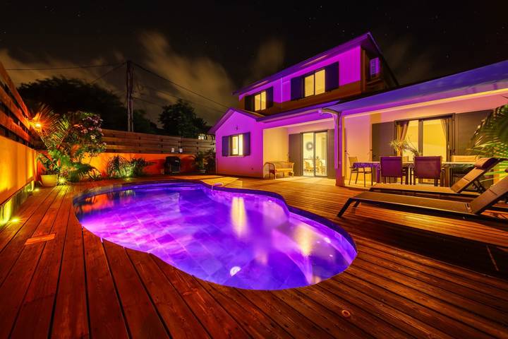 Villa pour 8 personnes, avec piscine ainsi que terrasse et jardin sur l' Île de la Réunion