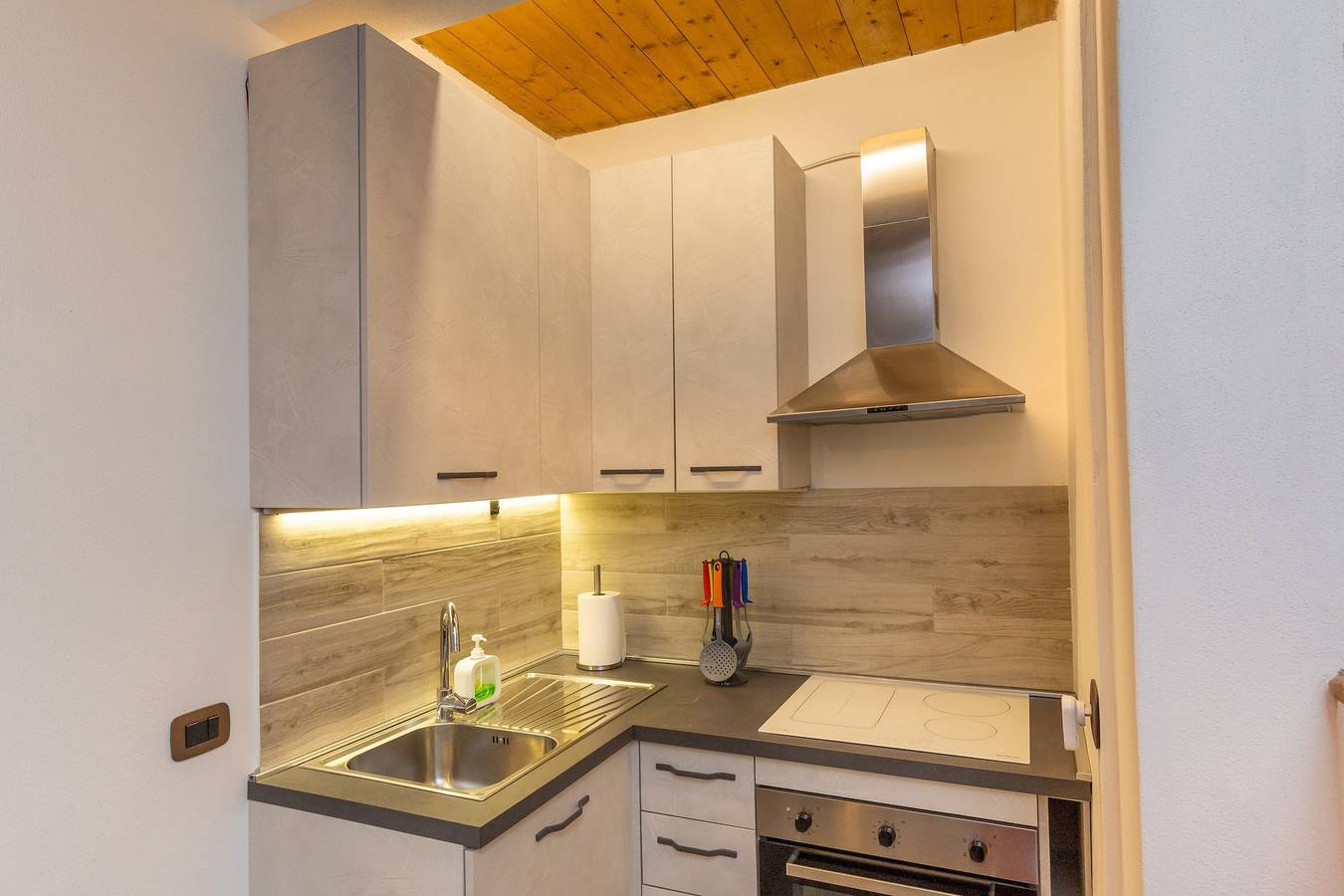 Ganze Wohnung, Casa Poggivecchi im historischen Zentrum von Castellina Marittima in Castellina Marittima, Etruskische Küste