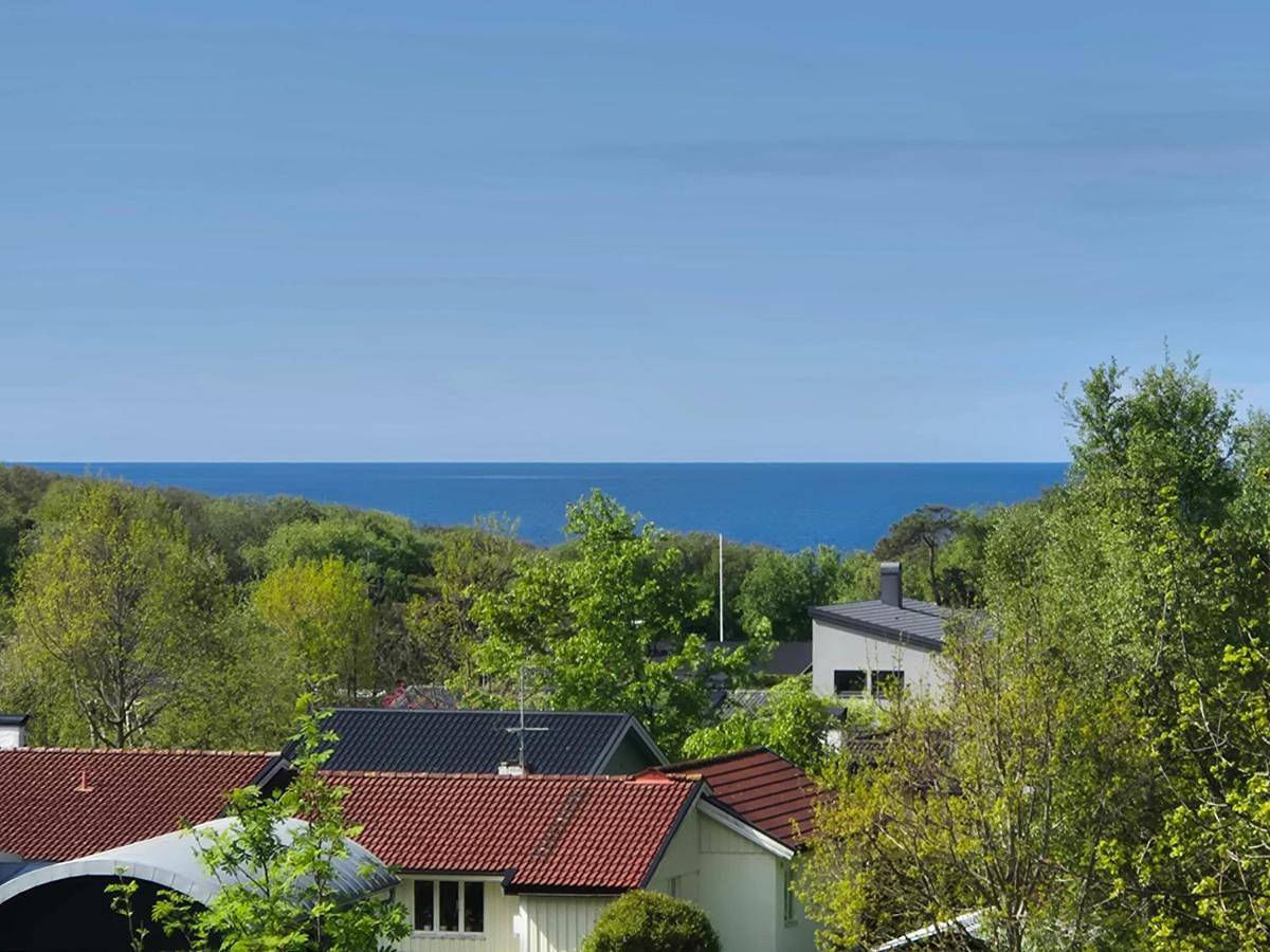 Strandnära hus med havsutsikt och stor tomt in Halmstad, Halland
