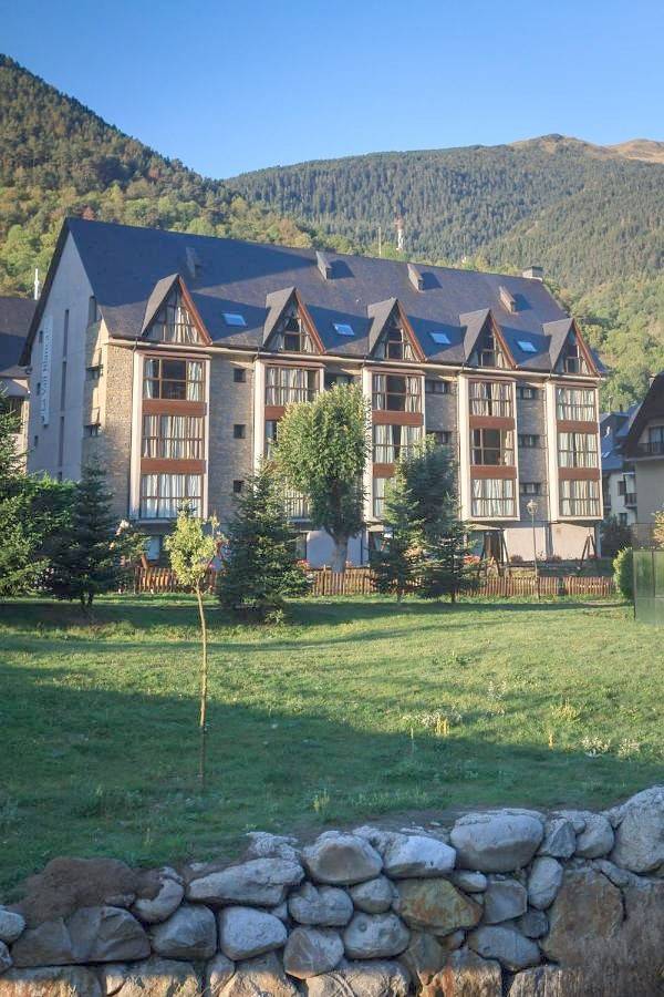 Aparthotel La Vall Blanca in Betren, viella e mijaran