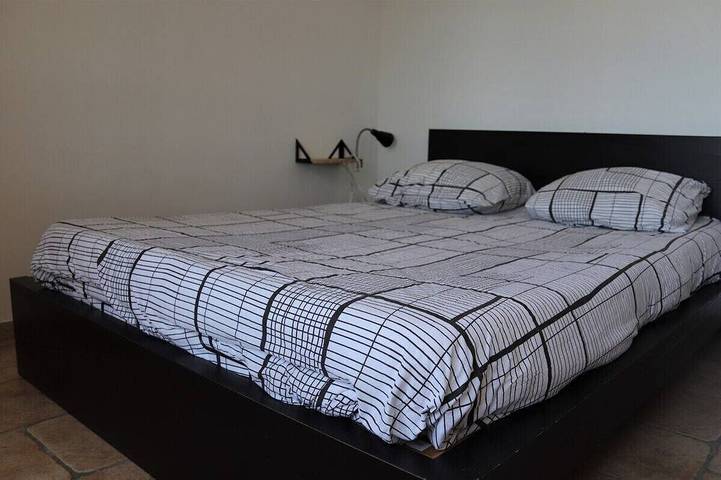 Gîte pour 5 personnes, avec jardin à Lurs - 4