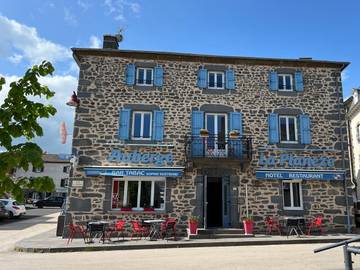 Hôtel pour 6 personnes, avec terrasse à Talizat