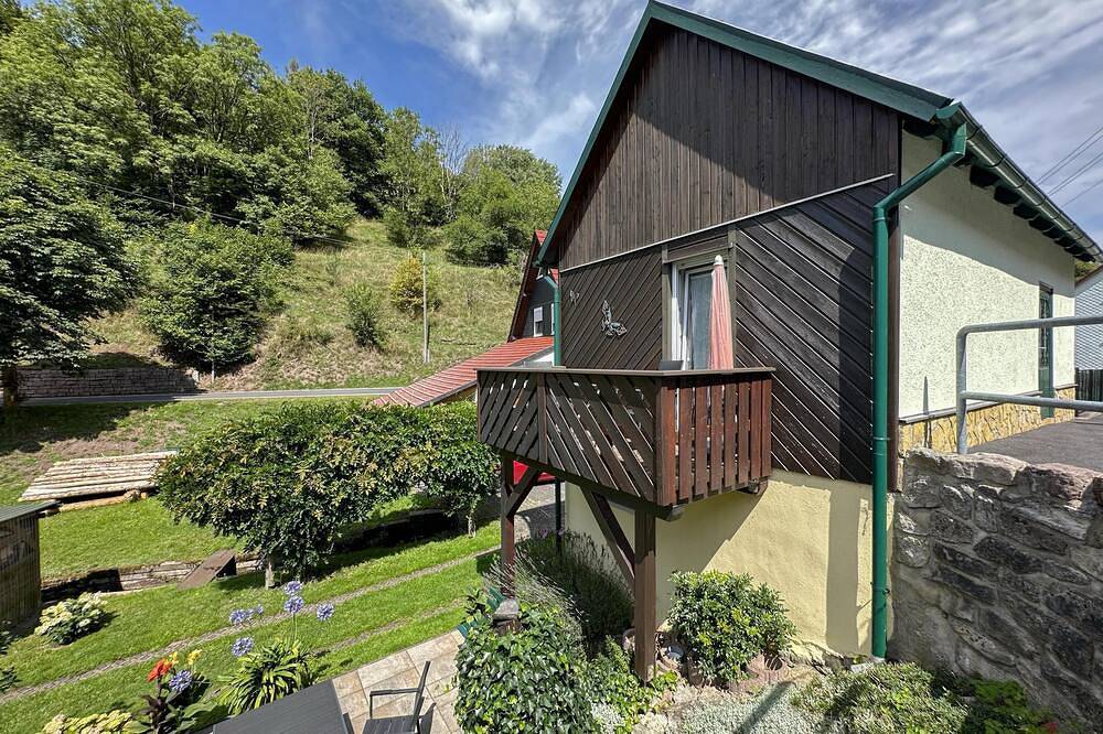 Ferienhaus mit Balkon & Garten im Thüringer Wald in Schleusegrund, Hildburghausen und Umgebung