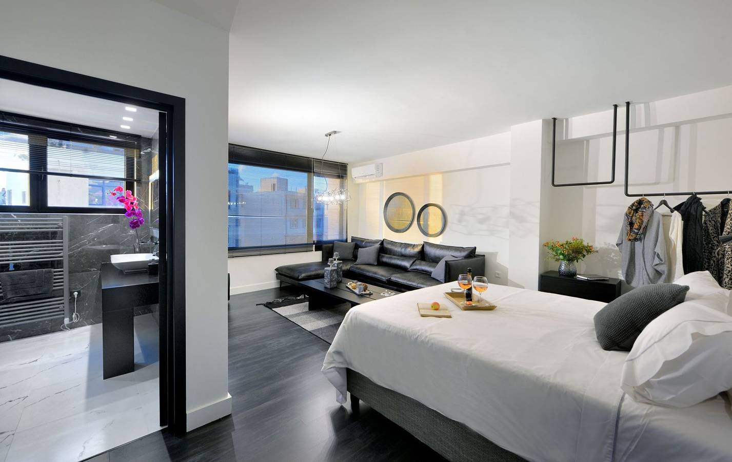Stunning Athens Apartment | Ater Albus Junior Suite | Historic Central Location | City Views | Psyrri in Sezione centrale di Atene, Atene