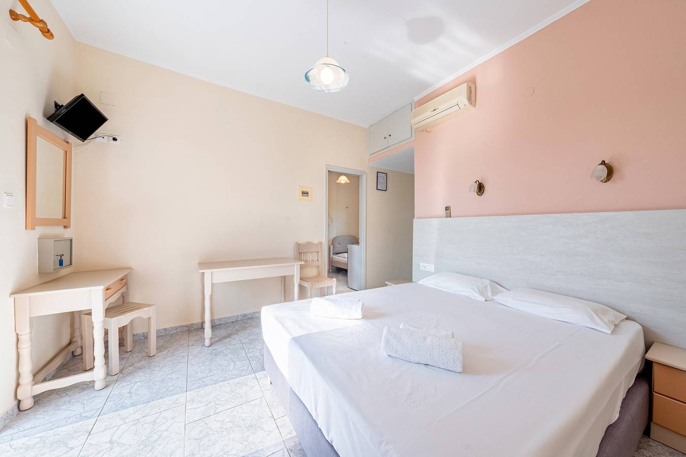 Appartement 'Alex Bar 2' met zeezicht, Wi-Fi en airconditioning in Sarakiniko Strand, Preveza periferie-district