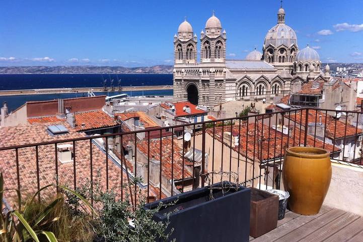 Gîte pour 6 personnes, avec balcon dans Basilique De Sainte Marie Majeure La Major Marseille