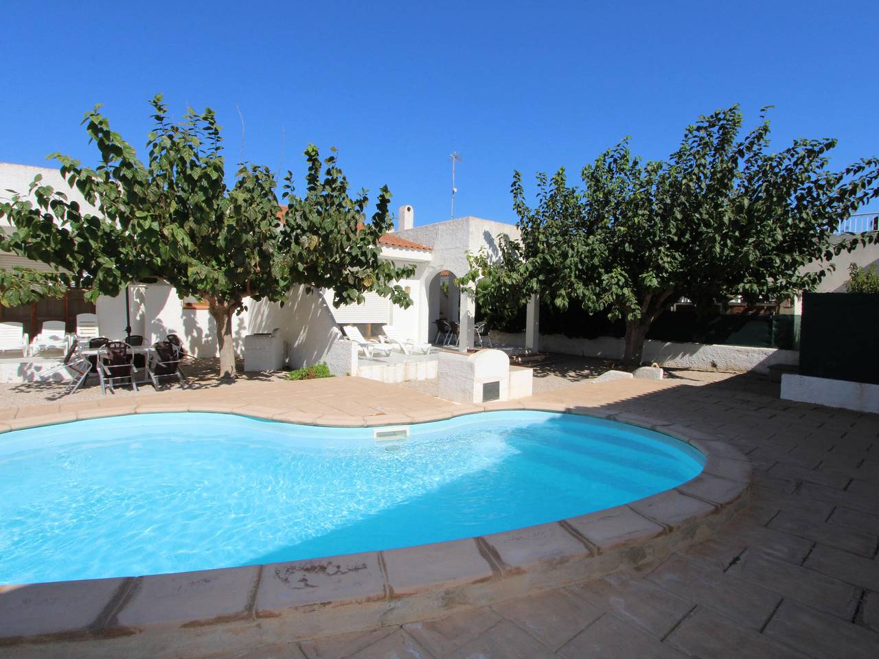 Maison près de la plage avec piscine, wifi gratuit, climatisation, animaux acceptés, plage pour chiens in Riumar, Delta de l'Ebre