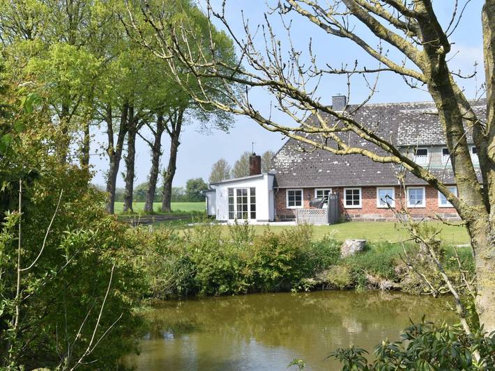 Ferienhaus für 4 Personen, mit Terrasse und Garten in Husby - 3
