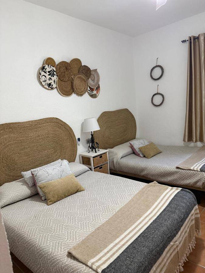 Casa rural para 14 personas, con piscina además de jardín y vistas, Se admiten mascotas en Monachil - 2