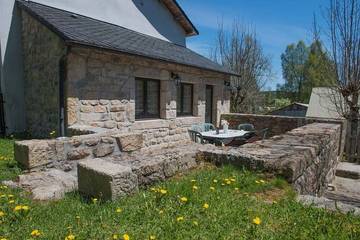 Gîte pour 6 personnes, avec jardin à Sainte-Colombe-de-Peyre