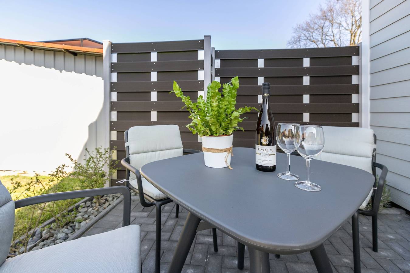Ferienhaus 'Helgohuus' mit privater Terrasse, privatem Garten und Wi-Fi in Wöhrden, Heide und Umgebung