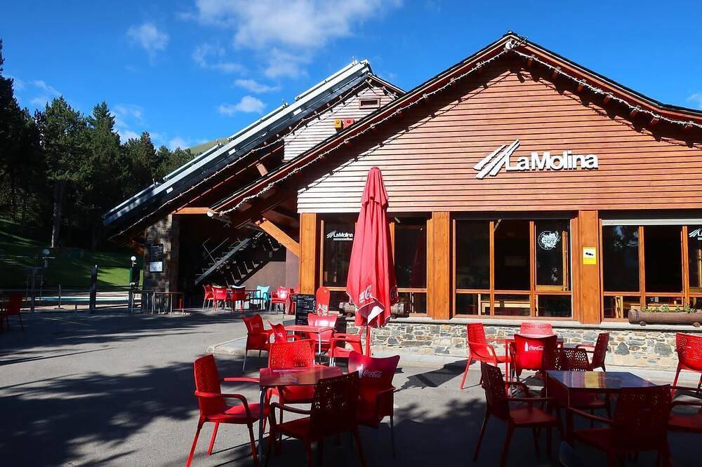 Entire apartment, La Molina V - Two Bedroom Apartment, Sleeps 5 in La Molina, Alp
