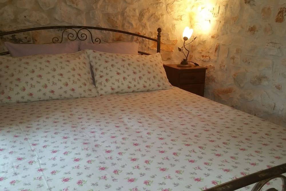 Trulli Collina della Pace, private pool, terrasses, veranda, Bbq, garden, olives in Ostuni, Salento