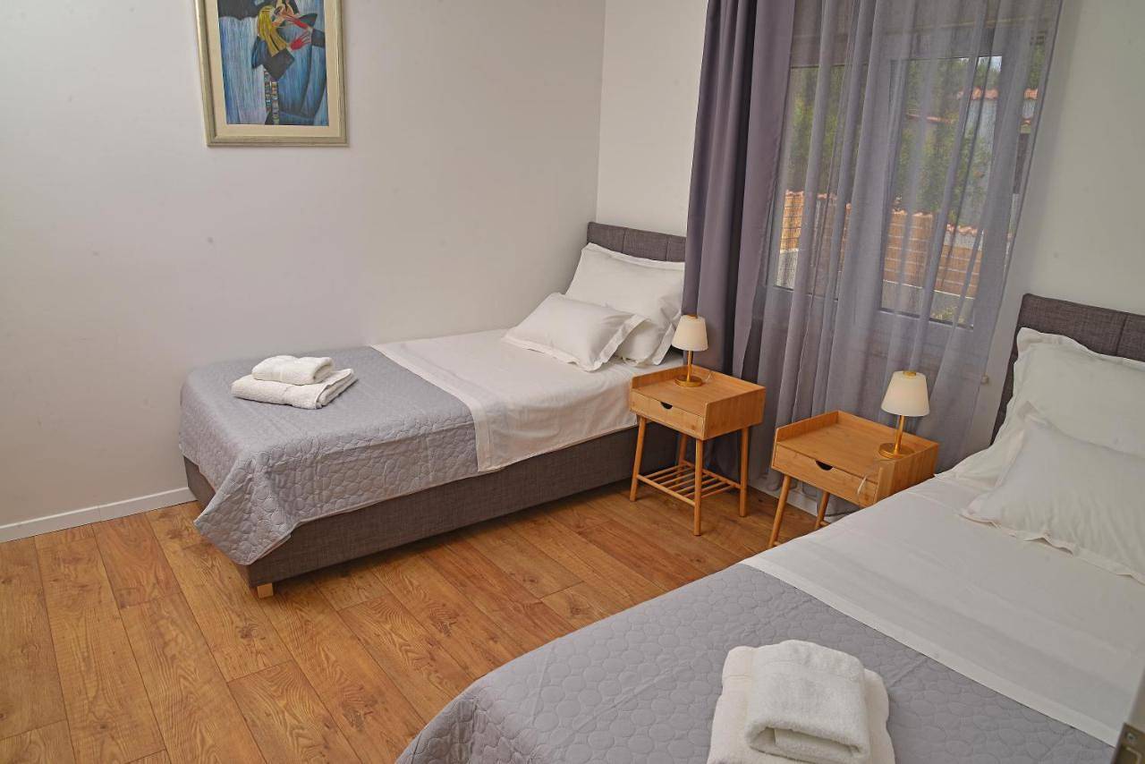 Villa Cutty sark in Šolta (Split-Dalmatia), Maslinica