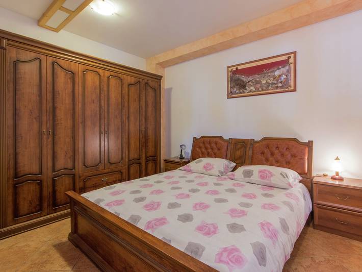 Ferienhaus für 15 Personen, mit Balkon und Balkon/Terrasse sowie Terrasse und Garten in Peroj - 3