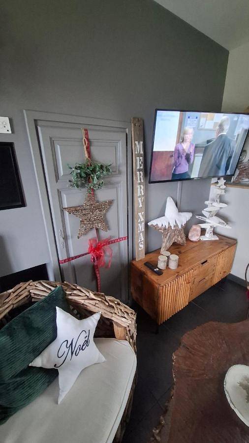 Three-Bedroom House in Eu, Région de Dieppe