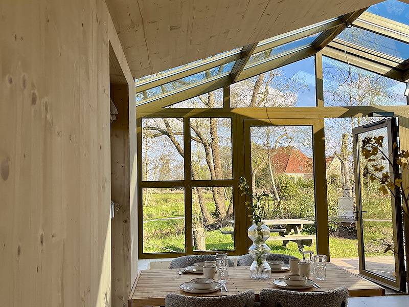 Vakantiefriesland — Gruppenunterkünfte in Gewächshäusern in Nationalpark Weerribben-Wieden