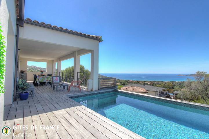 Casa de huéspedes para 6 personas, con piscina además de jardín y vistas - 1