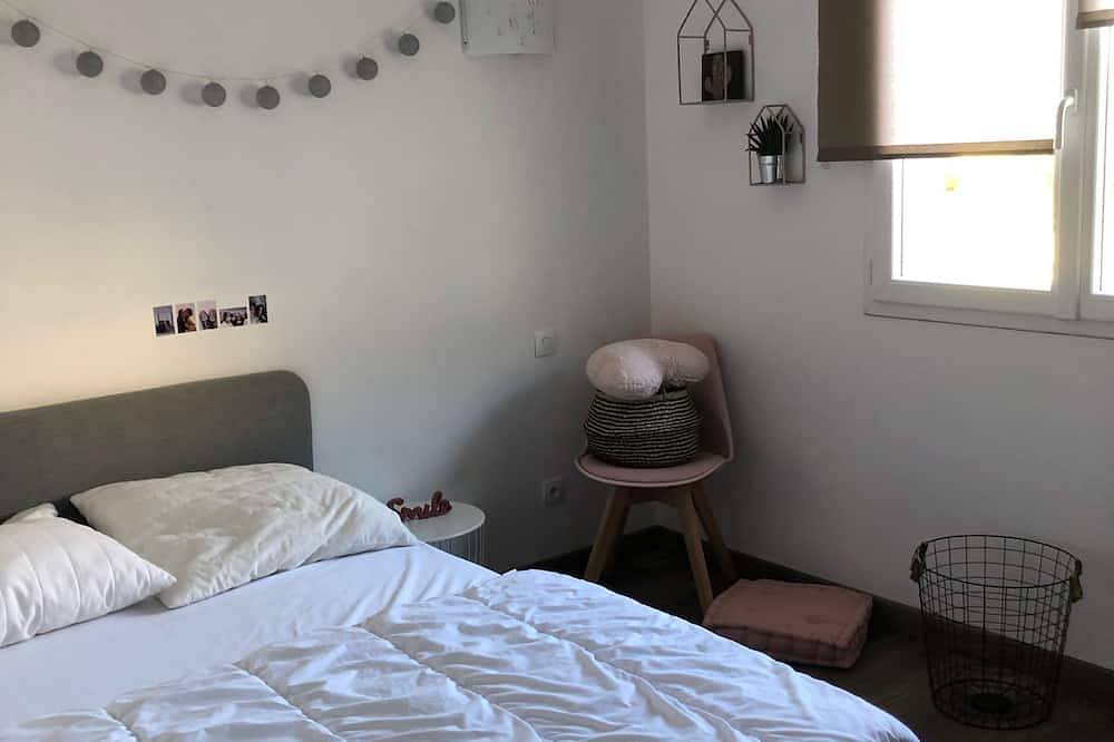 Maison de plein pied avec  piscine chauffée in Bouaye, Région de Nantes