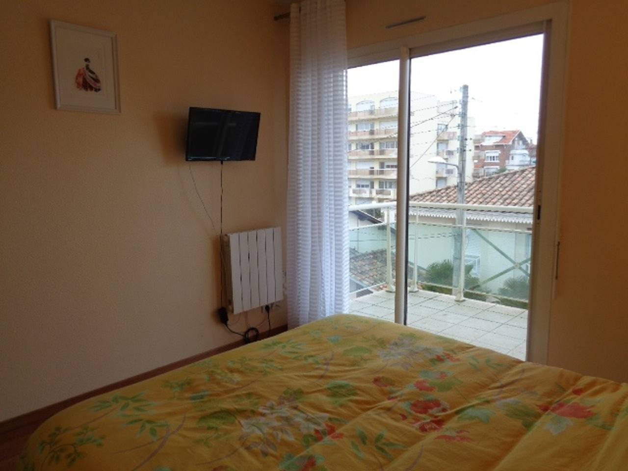 Appartement entier, Duplex T4 à Arcachon: Terrasse, Wifi, Parking, à 150m de la Plage in Arcachon, Région d'Arcachon