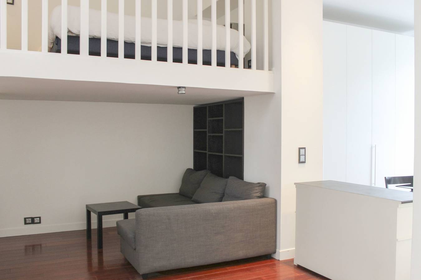 Studio entier, Studio avec terrasse à 15 min en métro de Paris in Bois-Colombes, Hauts-de-Seine