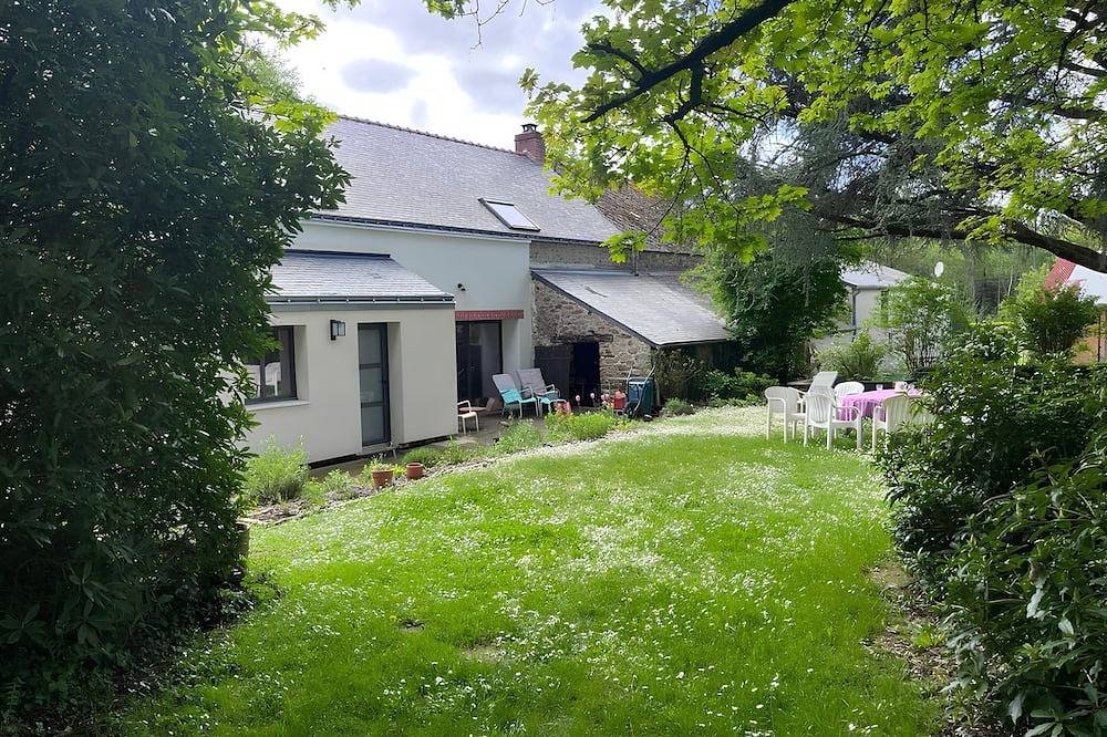 The Lake Retreat: 9-person cabin in the heart of nature in Saint-Dolay, Vannes und Umgebung