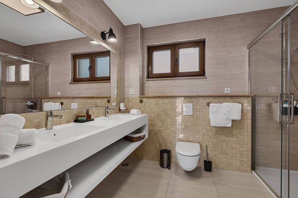 Villa Markota!200m from the Sea! in Promajna, Makarska Riviera