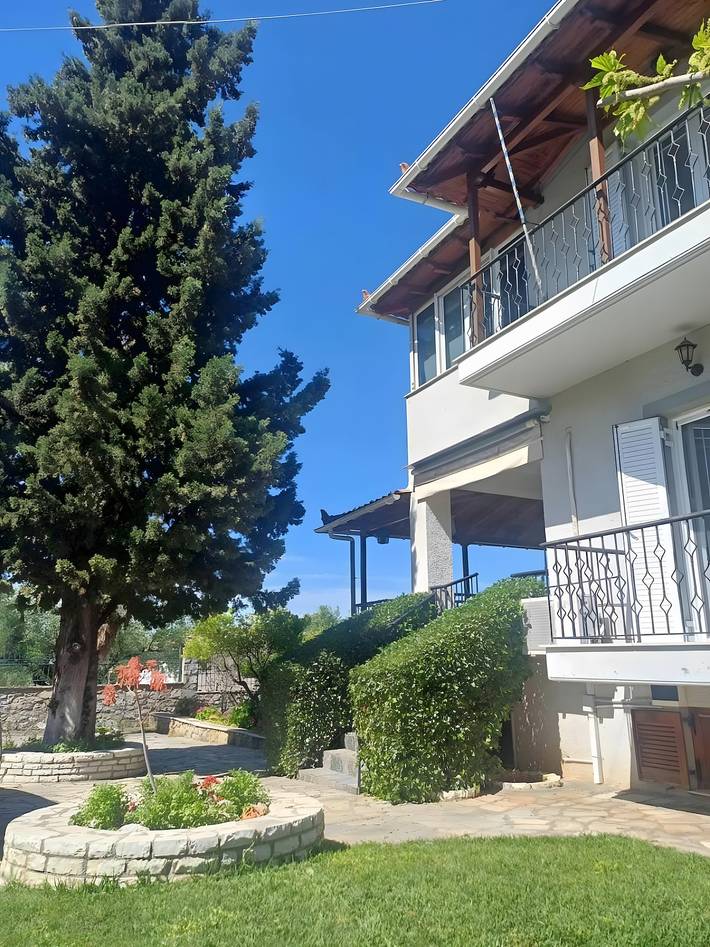 Ferienhaus für 9 Personen, mit Balkon und Garten in Kalamata