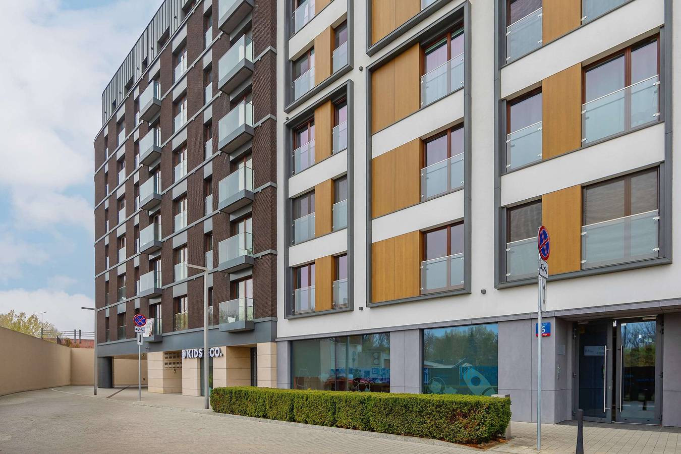 Appartement entier, Okrzei 6 | Air Conditioned Apartment | Parking in Varsovie, Mazovie