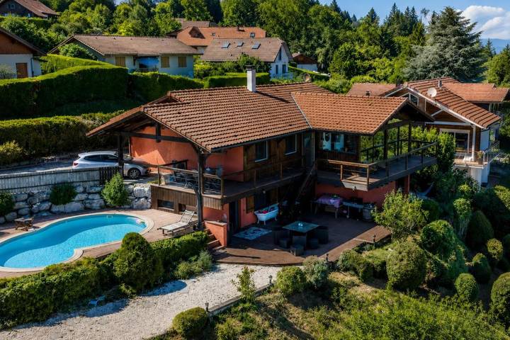 Villa für 8 Personen, mit Ausblick und Seeblick sowie Garten und Pool, kinderfreundlich - 1