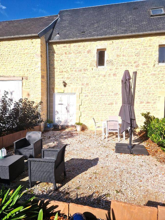 Location de vacances pour 4 personnes, avec Terrasse et Jardin ainsi que Sauna et Vue à Surrain - 4