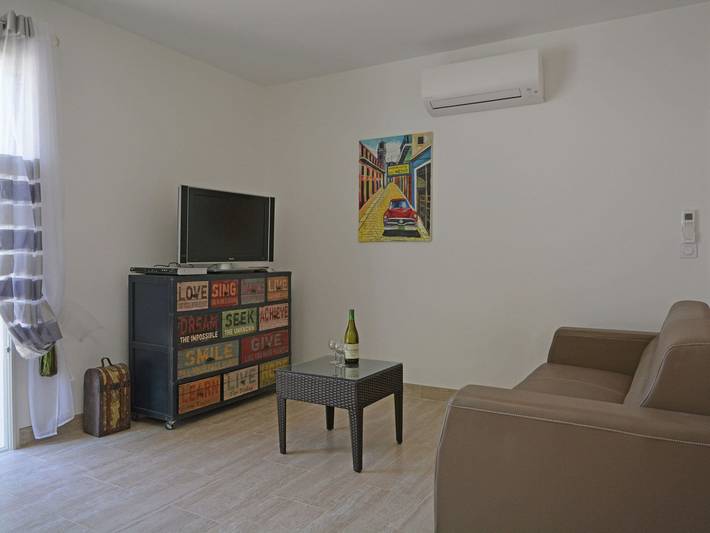 Location de vacances pour 6 personnes, avec piscine ainsi que terrasse et jardin à Saint-Cézaire-sur-Siagne - 3