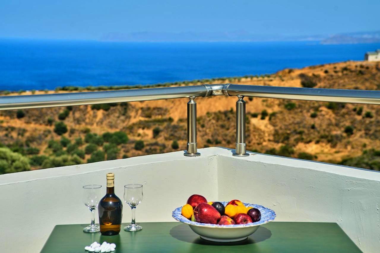 Achilleas Apartments with Sea View in Region de Chania