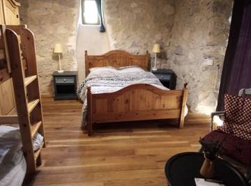 Chambre d’hôte pour 4 personnes, avec jardin dans Bellegarde-en-Diois