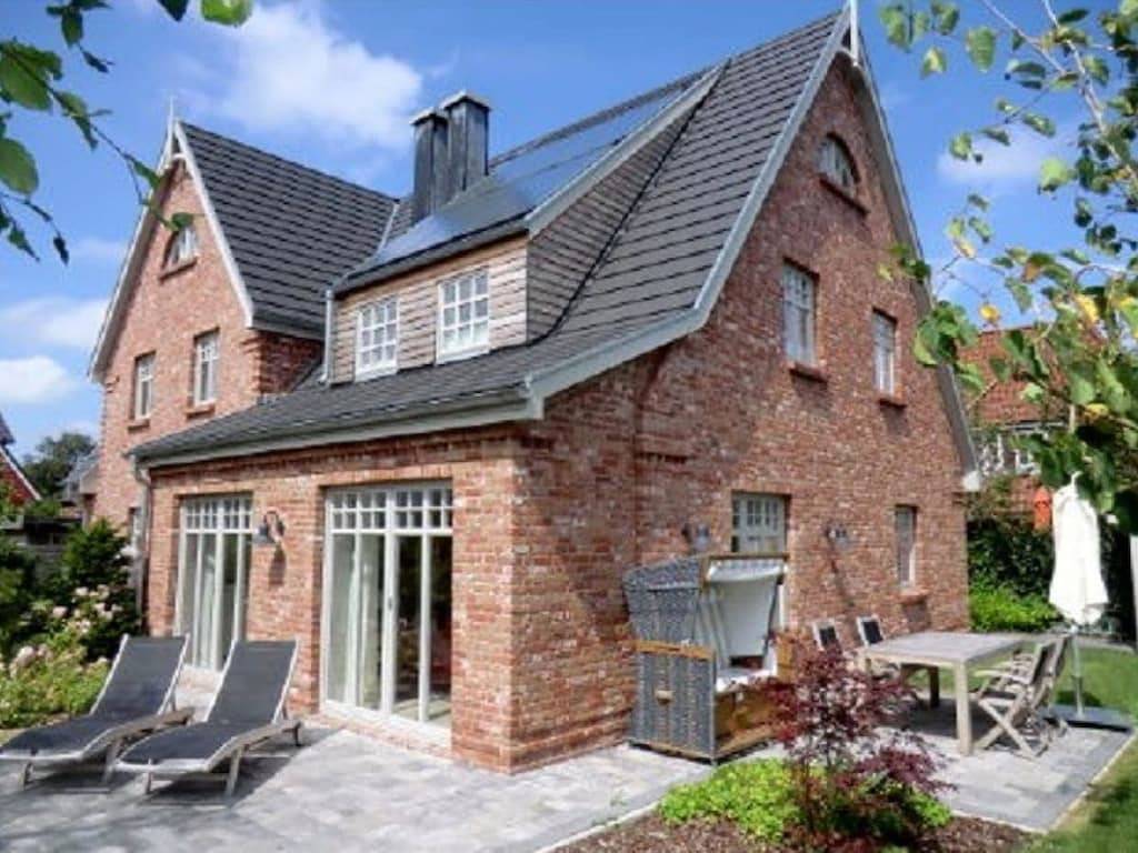 Ferienhaus in Wyk mit Schwimmbecken in Wyk auf Föhr (Stadt), Wyk auf Föhr