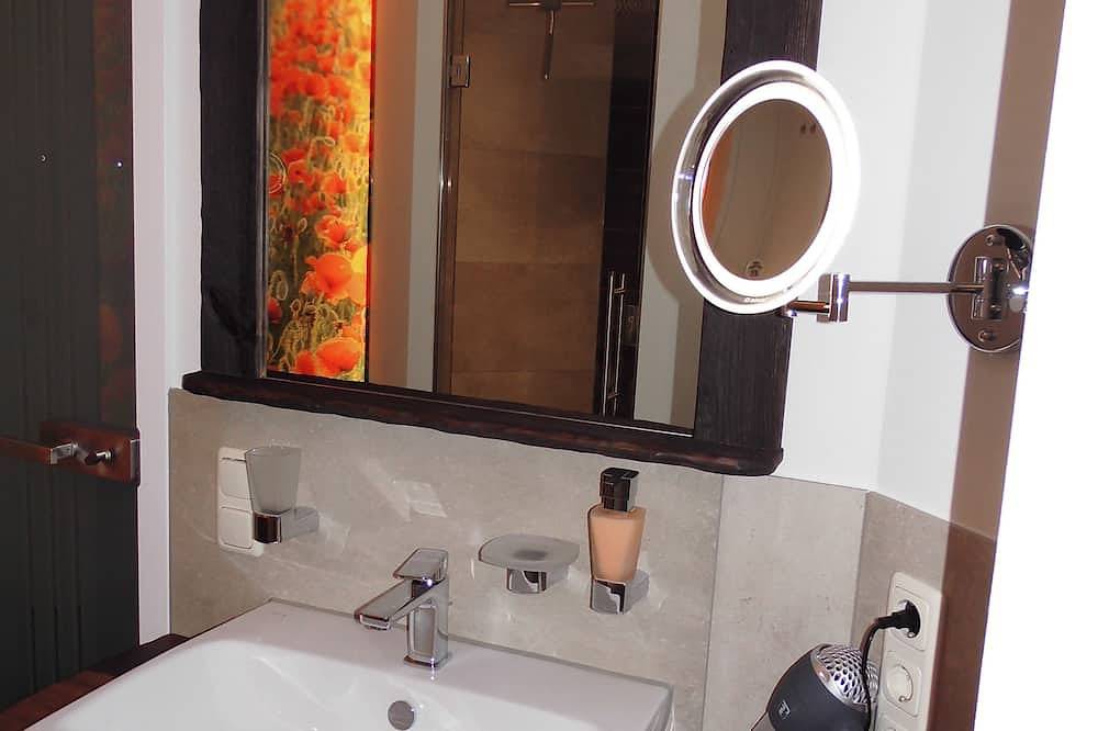 Ganze Wohnung, Luxuriöse Ferienwohnung im heilklimatischen Luftkurort Bad Lippspringe in Bad Lippspringe, Nordrhein-Westfalen