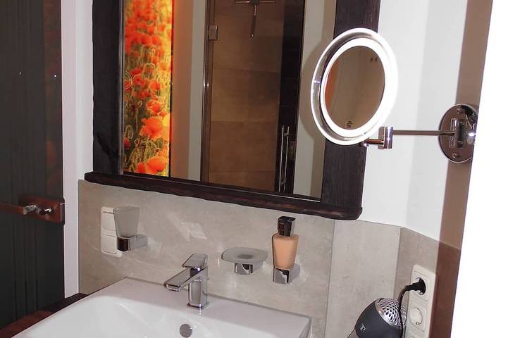 Ganze Wohnung, Luxuriöse Ferienwohnung im heilklimatischen Luftkurort Bad Lippspringe in Bad Lippspringe, Nordrhein-Westfalen
