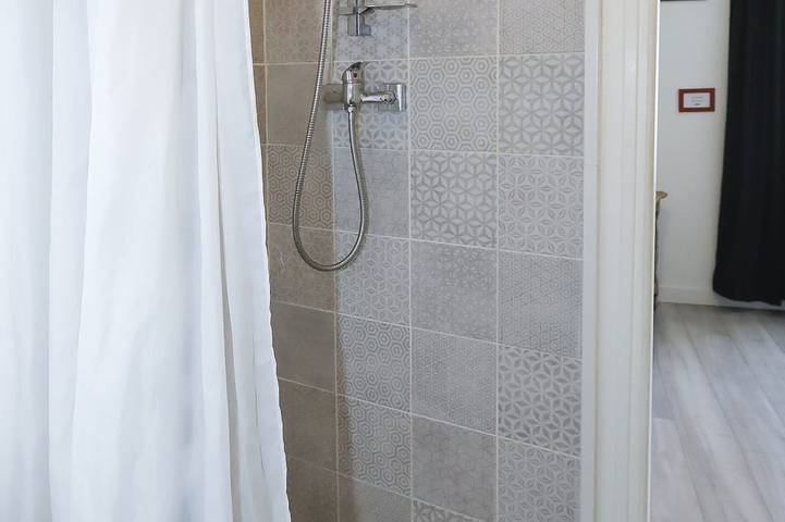 Apartamento entero, Estudio-Baño privado con ducha-Ciudad-Breuil Station in La Mure, Isère
