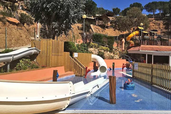 Camping für 6 Personen, mit Pool und Terrasse an der Costa Brava - 3