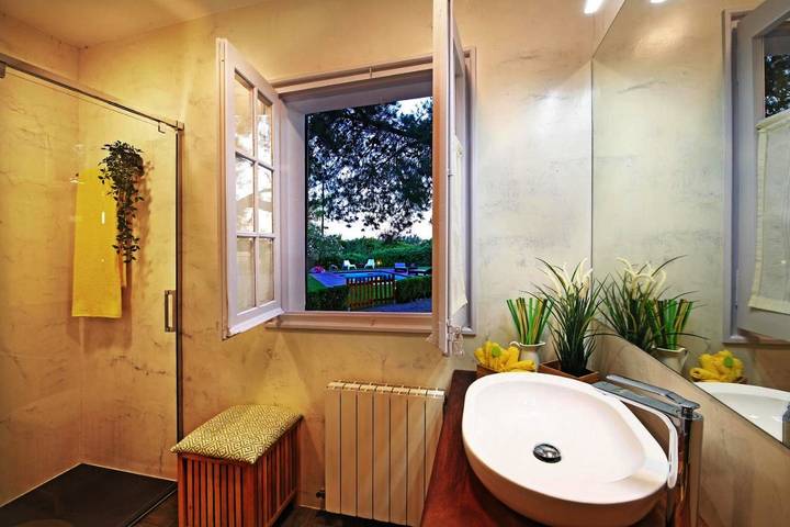 Casa de vacaciones para 9 personas, con piscina además de vistas y jardín en Provincia de Barcelona - 4